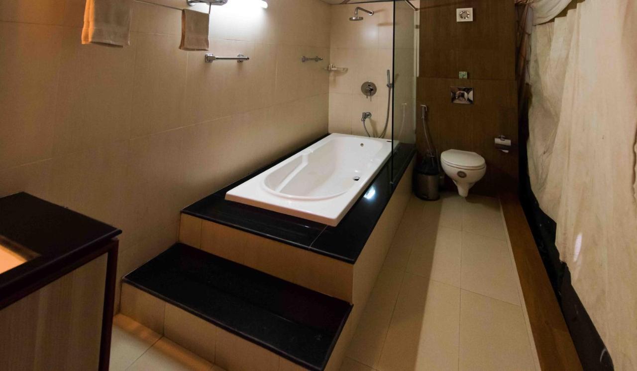 Zizina Otis Resort Guwahati Luaran gambar
