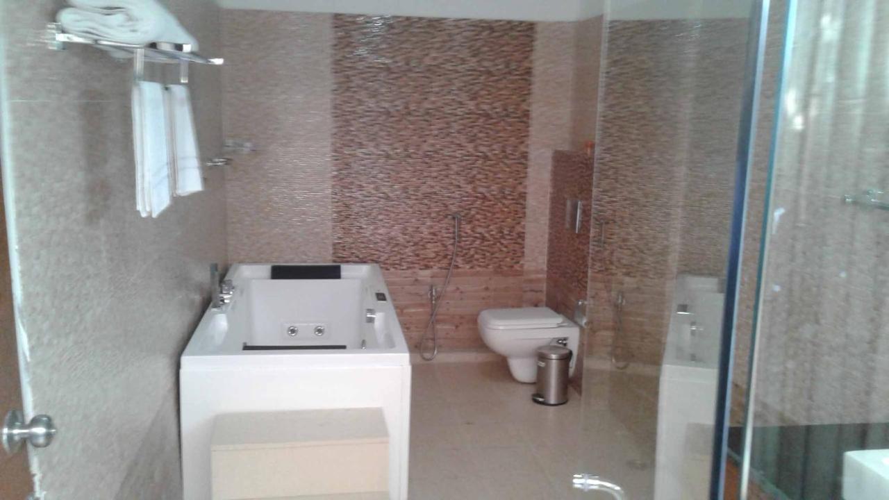 Zizina Otis Resort Guwahati Luaran gambar
