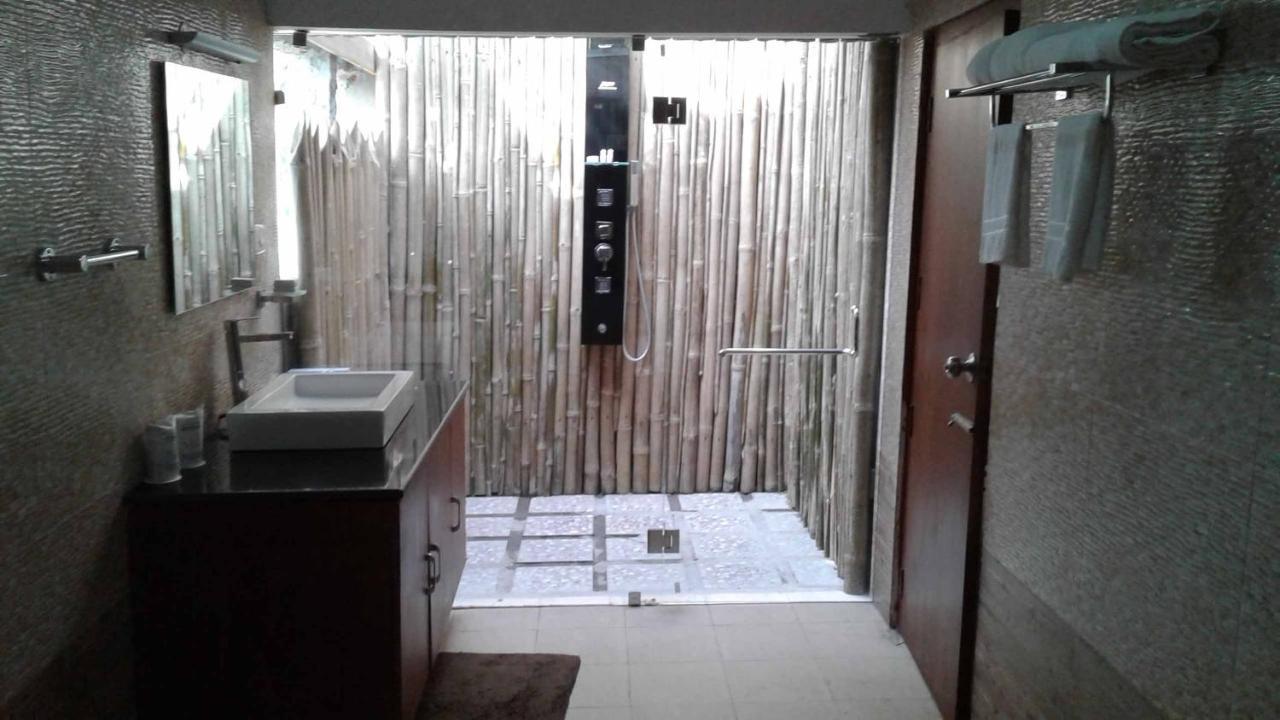 Zizina Otis Resort Guwahati Luaran gambar